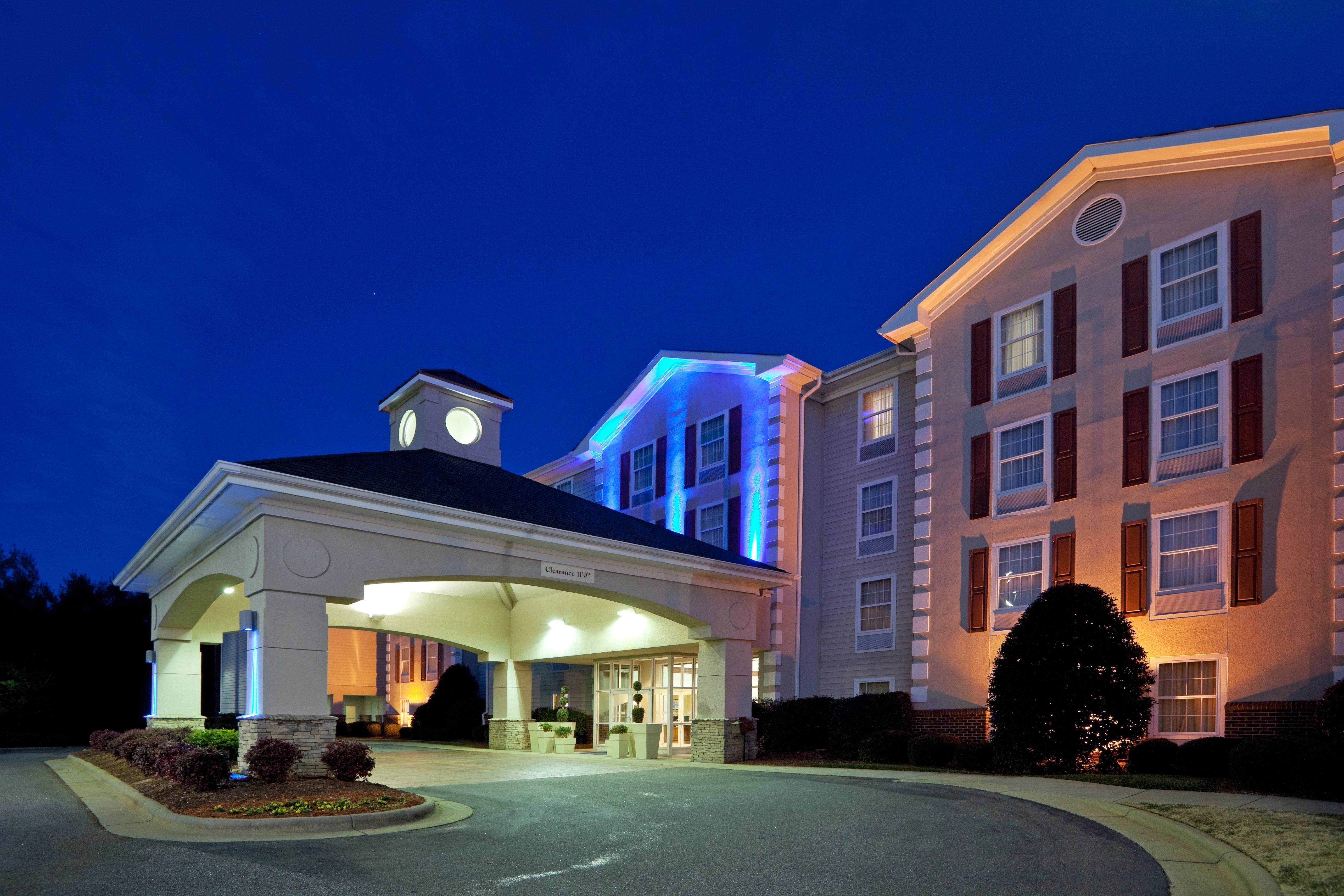 Holiday Inn Express Hotel & Suites Conover - Hickory Area By Ihg Ngoại thất bức ảnh