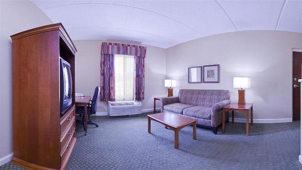 Holiday Inn Express Hotel & Suites Conover - Hickory Area By Ihg Ngoại thất bức ảnh