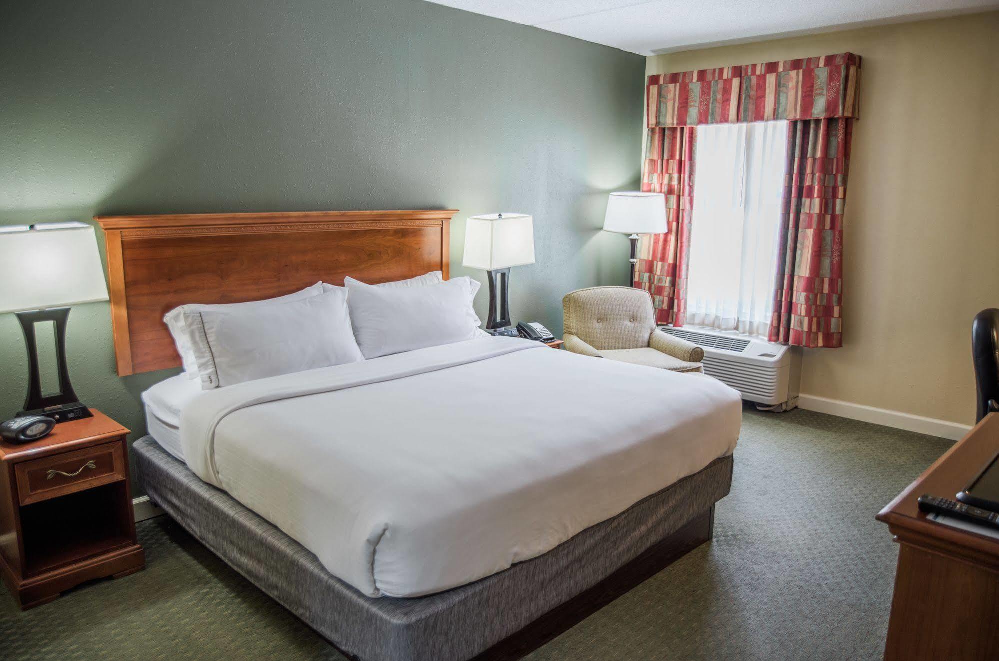 Holiday Inn Express Hotel & Suites Conover - Hickory Area By Ihg Ngoại thất bức ảnh